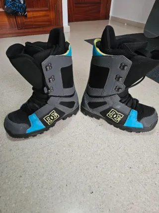 Botas de Snowboard Negras y Azules