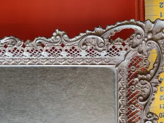 Cornice raffinata anni '50 in metallo