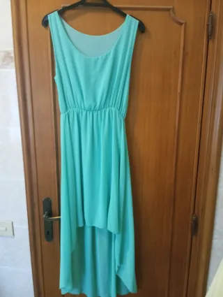 Vestito celeste corto davanti lungo dietro