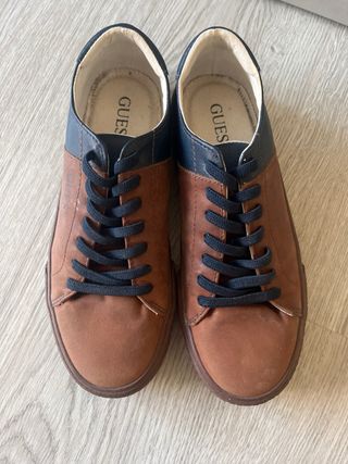 Sapatos Guess Castanhos e Azuis