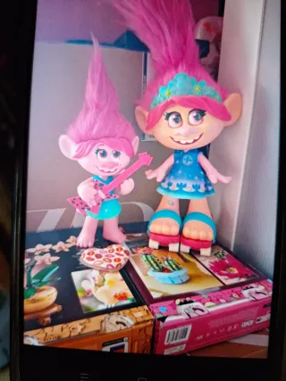 Dos muñecas Poppy Trolls musicales