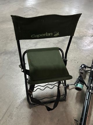 Lote de pesca: silla, cañas y accesorios