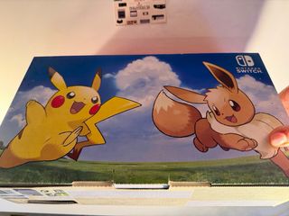Nintendo Switch Pikachu & Eevee Edition