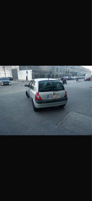 Renault Clio 2003