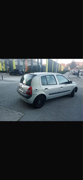 Renault Clio 2003