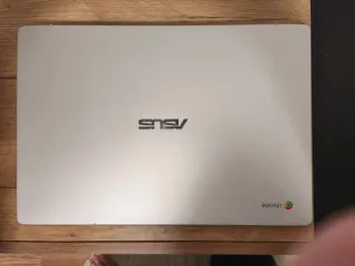 Chromebook Asus C523 Necesita sistema operativo.