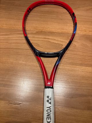 Raqueta Tenis Yonex Vcore 100L Grip 2
