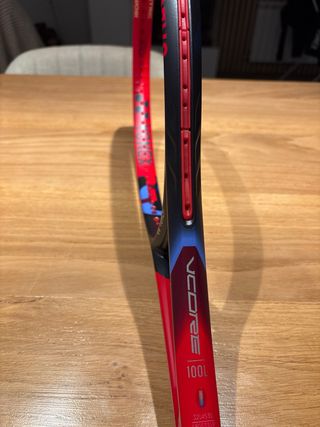 Raqueta Tenis Yonex Vcore 100L Grip 2