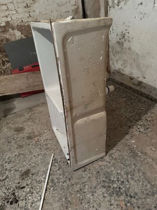 Pila de lavadero antigua de marmol