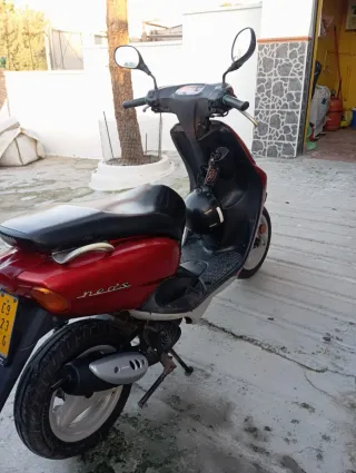 Yamaha Neos Roja
