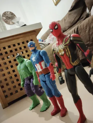 Lote 3 figuras Avengers (también se venden aparte)