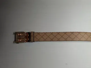 Cintura Burberry color oro