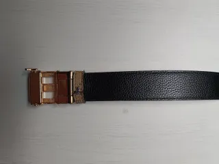 Cintura Burberry color oro