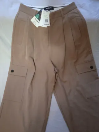 Pantalón Desigual Pinzas Kaki Vestir talla S