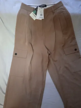 Pantalón Desigual Pinzas Kaki Vestir talla S