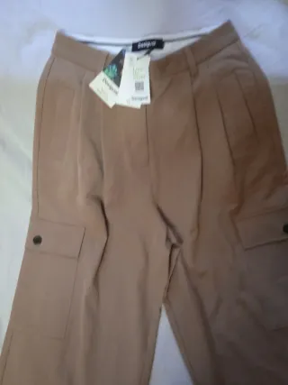 Pantalón Desigual Pinzas Kaki Vestir talla S