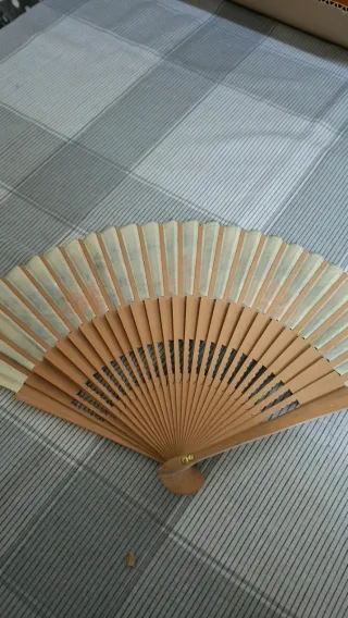 Abanico pintado a mano flores