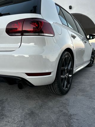 Volkswagen Golf GTI 35 aniversario