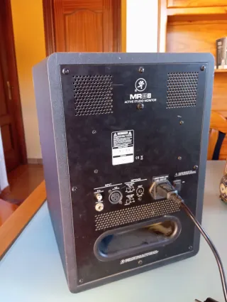Mackie MR8 MK2 - Monitor de estudio 8