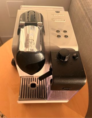 Cafetera Nespresso Lattissima