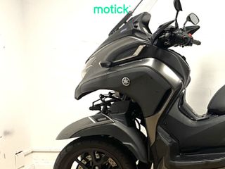 YAMAHA TRICITY 300