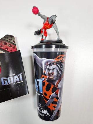Vaso + Cubo + Figura Goat 2026 Cine Exclusivo