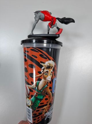 Vaso + Cubo + Figura Goat 2026 Cine Exclusivo