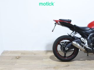 SUZUKI GSX R600