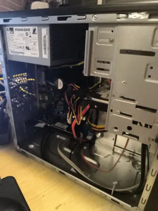 Torre Asus Dual Core 4GB RAM GT 210