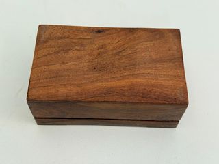 Scatola portaoggetti in legno con elefanti