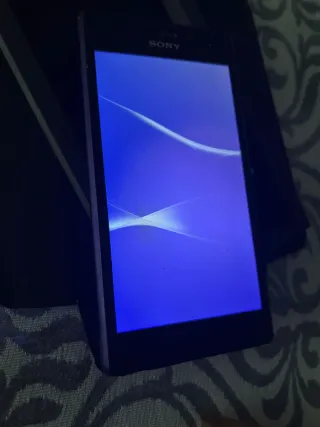 Teléfono Móvil Sony Negro y Dorado