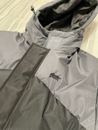 Chaqueta Pull and Bear gris y negra