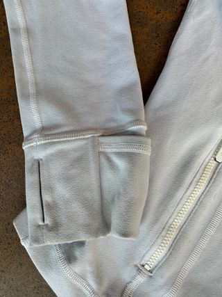 casaco desportivo de mulher, marca Lululemon, novo