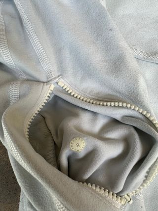 casaco desportivo de mulher, marca Lululemon, novo