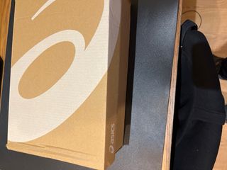 Zapatillas Asics Negras y Grises