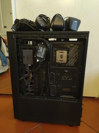 PC Gaming Asus Intel CPU 14 Cores 32 GB RAM 4k RGB