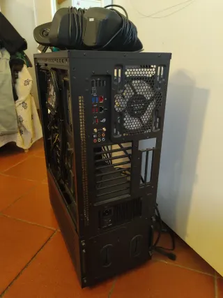 PC Gaming Asus Intel CPU 14 Cores 32 GB RAM 4k RGB
