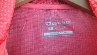 Casaco corta vento rosa