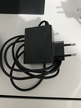 Nintendo Switch Azul y Rojo Poco Uso con mando pro