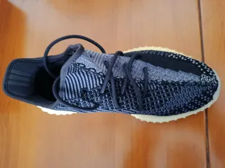 Adidas Yeezy 350 V2 Carbón