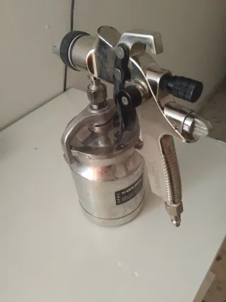 Pistola profesional Werku sin usar