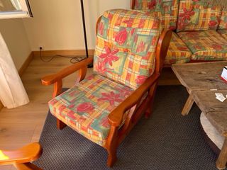 Sofá y 2 sillones tela y madera