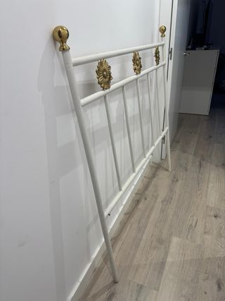 Cabecero forja cama 120 dorado y blanco Negociable
