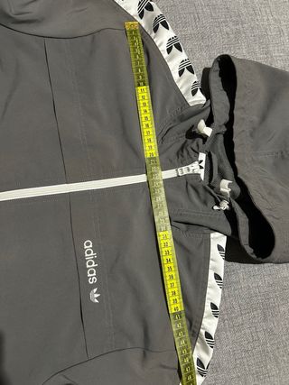 Giacca Adidas leggera grigia taglia S