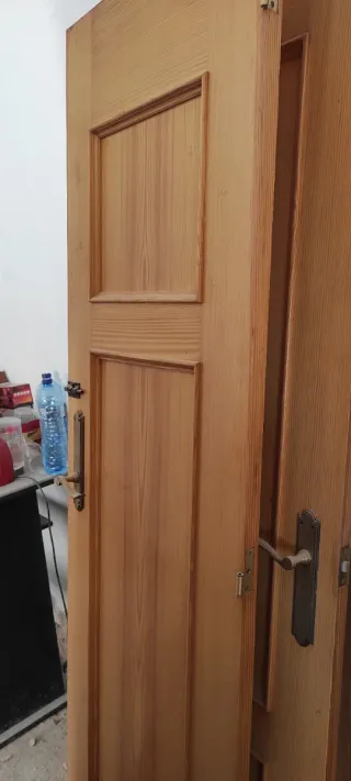 Puerta madera con cristal