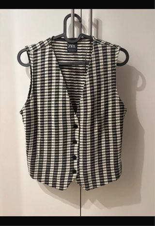 Chaleco Zara Punto Cuadros Blanco y Negro