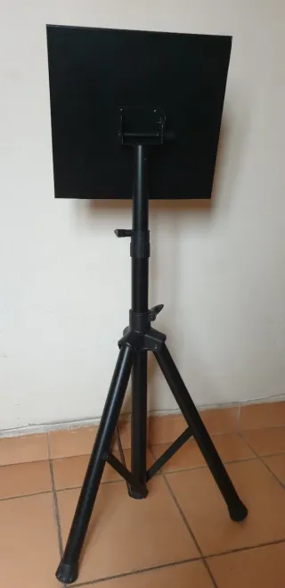 ATRIL NEEWER-SOPORTE CON BASE REGULABLE