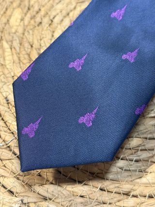 Corbata Nazareno azul con detalles morados