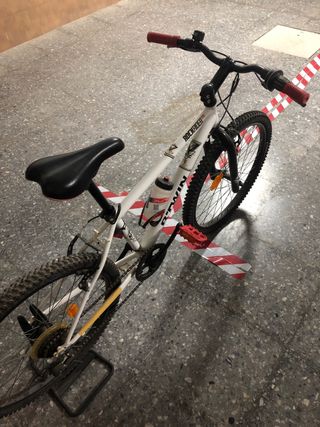 Bicicleta B-Twin Rockrider 300