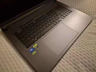 ASUS ROG Strix G18 (RTX 5070)